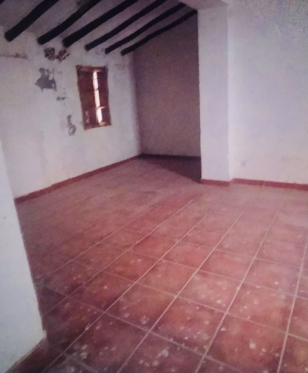 7 slaapkamer Huis te koop in Villanueva del Trabuco met garage - € 96.000 (Ref: 10155915)