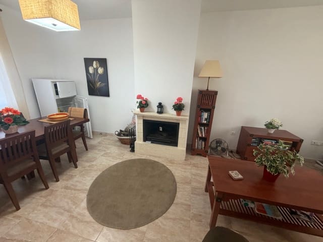 4 soveværelse Byhus til salg i Fuente de Piedra med swimmingpool garage - € 159.000 (Ref: 10170227)