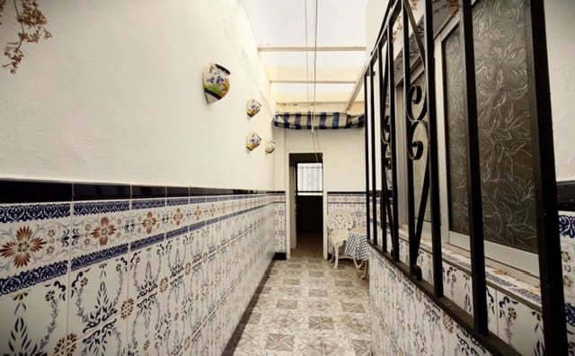 3 bedroom Townhouse for sale in La Roda de Andalucia - € 100,000 (Ref: 10183693)
