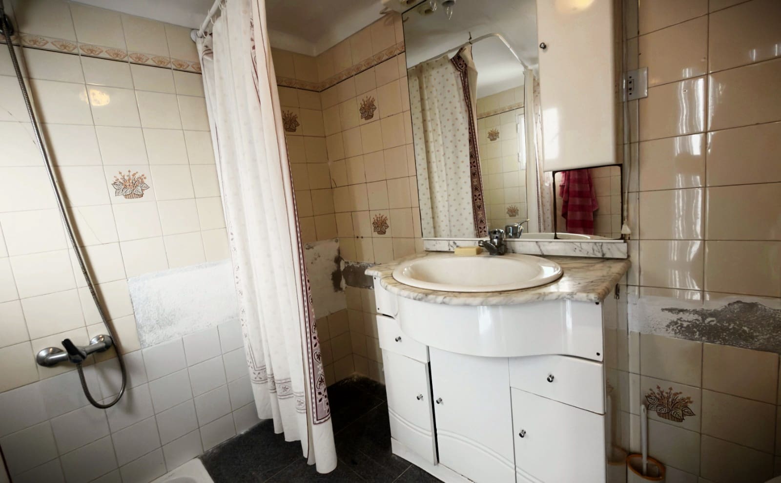3 bedroom Townhouse for sale in La Roda de Andalucia - € 100,000 (Ref: 10183693)