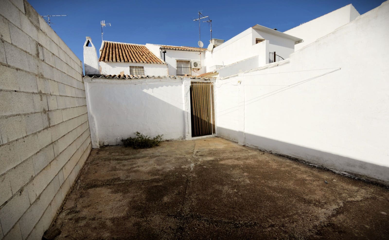 3 bedroom Townhouse for sale in La Roda de Andalucia - € 100,000 (Ref: 10183693)