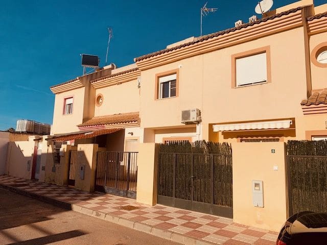 4 soveværelse Byhus til salg i Fuente de Piedra med swimmingpool - € 140.000 (Ref: 5751102)