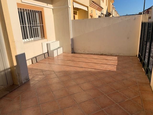 4 soveværelse Byhus til salg i Fuente de Piedra med swimmingpool - € 140.000 (Ref: 5751102)