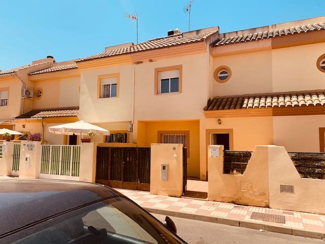 4 bedroom Townhouse for sale in Fuente de Piedra with pool - € 140,000 (Ref: 5751102)