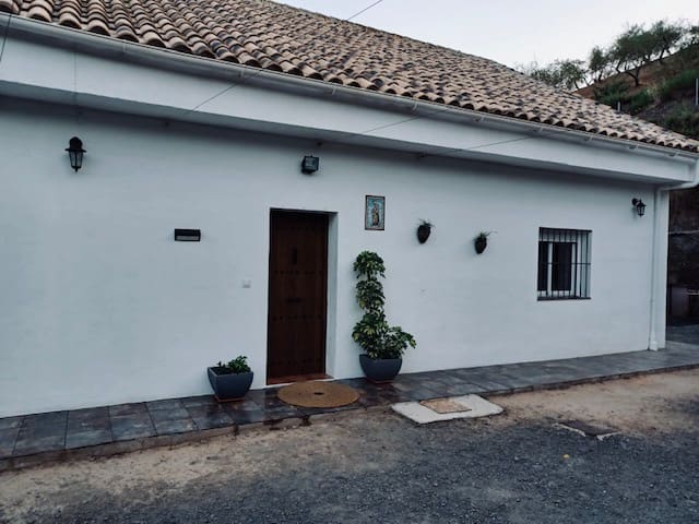 4 soveværelse Finca/Landehus til salg i Colmenar - € 250.000 (Ref: 7035461)