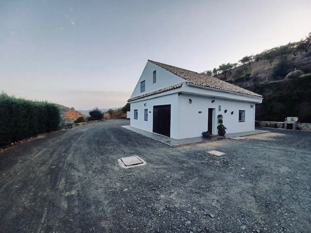 4 soveværelse Finca/Landehus til salg i Colmenar - € 250.000 (Ref: 7035461)