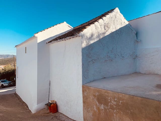 4 soveværelse Finca/Landehus til salg i Iznájar - € 85.000 (Ref: 7471901)