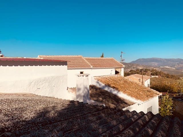 4 soveværelse Finca/Landehus til salg i Iznajar - € 85.000 (Ref: 7471901)