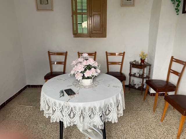 4 soveværelse Finca/Landehus til salg i Iznajar - € 85.000 (Ref: 7471901)