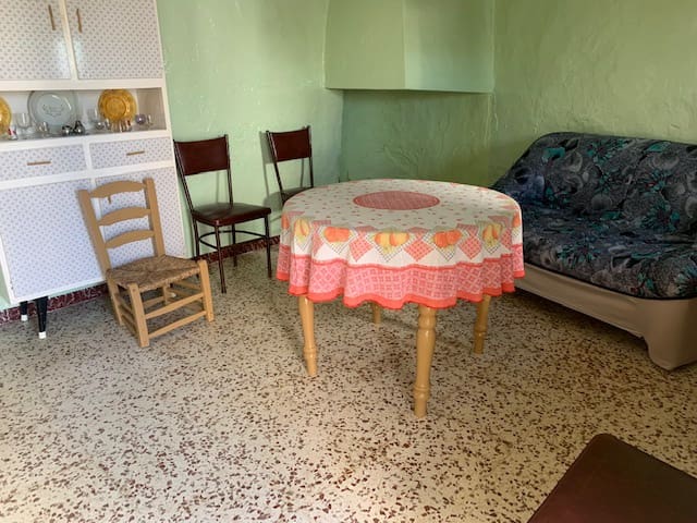 4 soveværelse Finca/Landehus til salg i Iznajar - € 85.000 (Ref: 7471901)