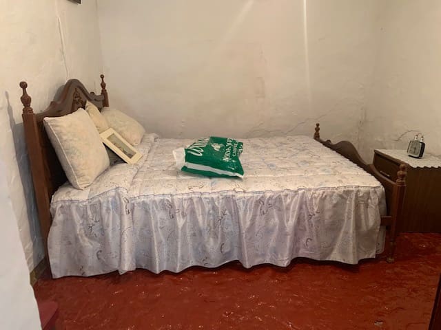 4 soveværelse Finca/Landehus til salg i Iznajar - € 85.000 (Ref: 7471901)