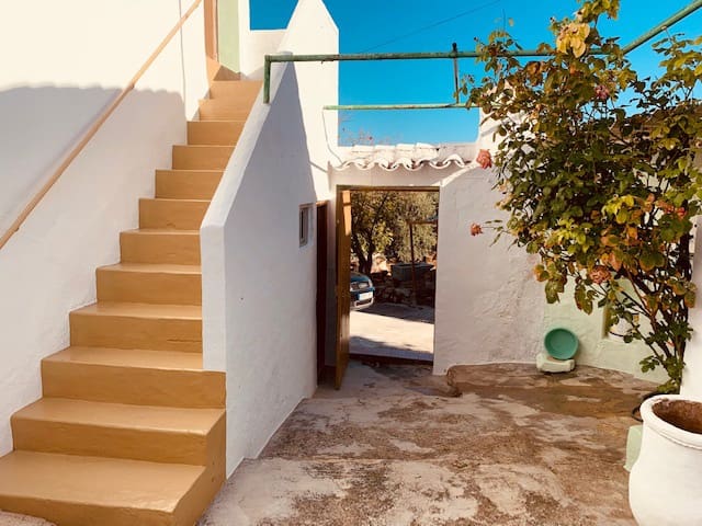 4 soveværelse Finca/Landehus til salg i Iznajar - € 85.000 (Ref: 7471901)