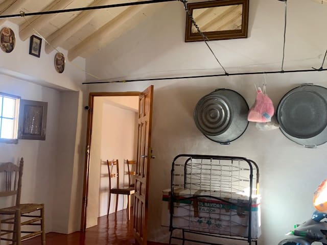 4 soveværelse Finca/Landehus til salg i Iznajar - € 85.000 (Ref: 7471901)