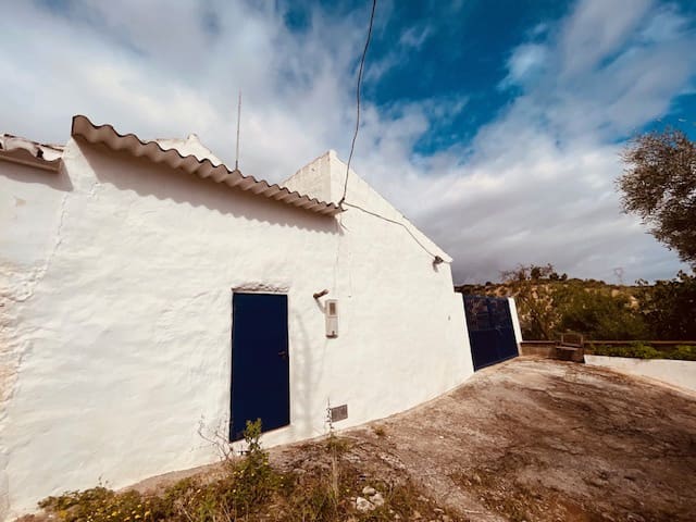 4 soveværelse Finca/Landehus til salg i Antequera - € 138.000 (Ref: 7622971)