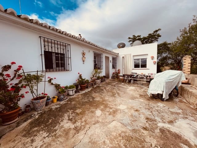 4 soveværelse Finca/Landehus til salg i Antequera - € 138.000 (Ref: 7622971)