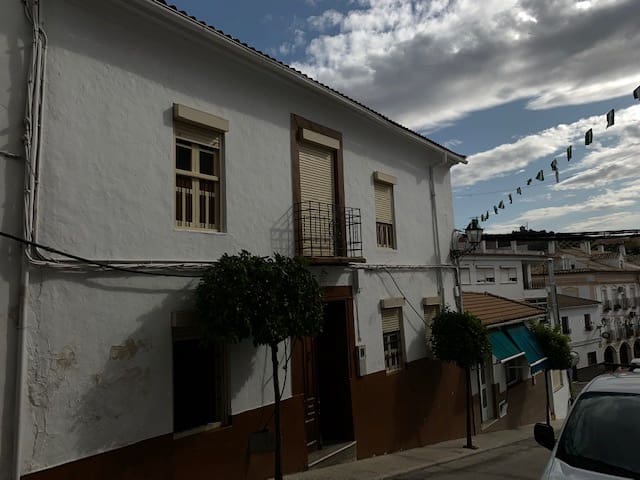 4 soverom Hus til salgs i Iznájar - € 75 000 (Ref: 7881596)