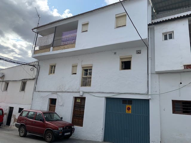 4 soverom Hus til salgs i Iznájar - € 75 000 (Ref: 7881596)