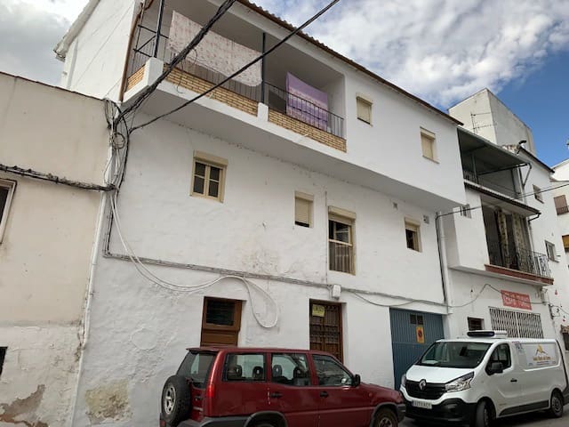 4 soverom Hus til salgs i Iznájar - € 75 000 (Ref: 7881596)