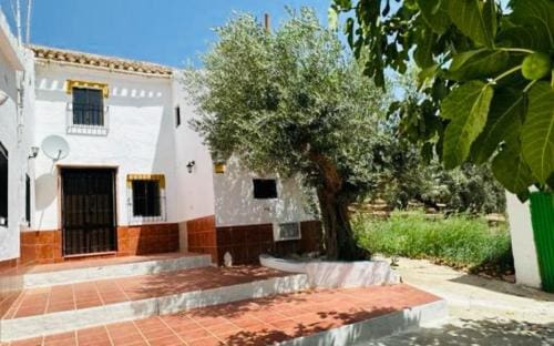 4 soveværelse Finca/Landehus til salg i Villanueva del Trabuco med garage - € 128.000 (Ref: 8107127)