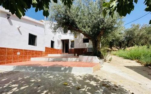 4 soveværelse Finca/Landehus til salg i Villanueva del Trabuco med garage - € 128.000 (Ref: 8107127)