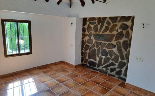 4 soveværelse Finca/Landehus til salg i Villanueva del Trabuco med garage - € 128.000 (Ref: 8107127)