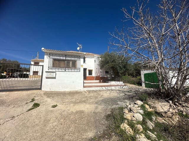 4 soveværelse Finca/Landehus til salg i Villanueva del Trabuco med garage - € 128.000 (Ref: 8107127)