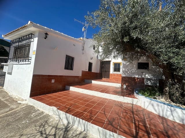 4 soveværelse Finca/Landehus til salg i Villanueva del Trabuco med garage - € 128.000 (Ref: 8107127)