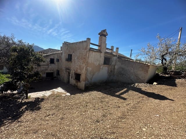 4 soveværelse Finca/Landehus til salg i Villanueva del Trabuco med garage - € 128.000 (Ref: 8107127)