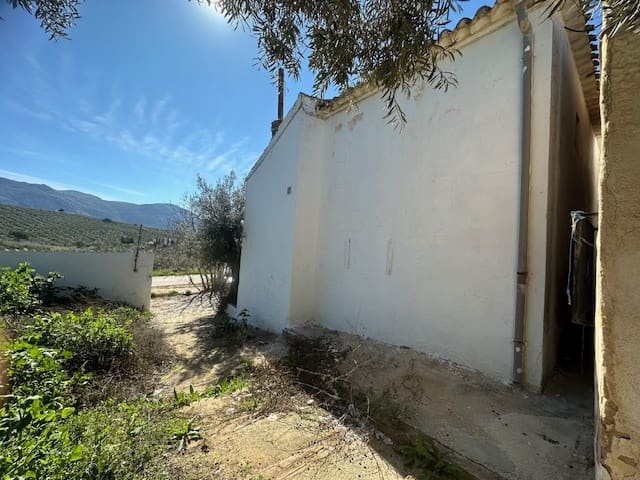 4 soveværelse Finca/Landehus til salg i Villanueva del Trabuco med garage - € 128.000 (Ref: 8107127)