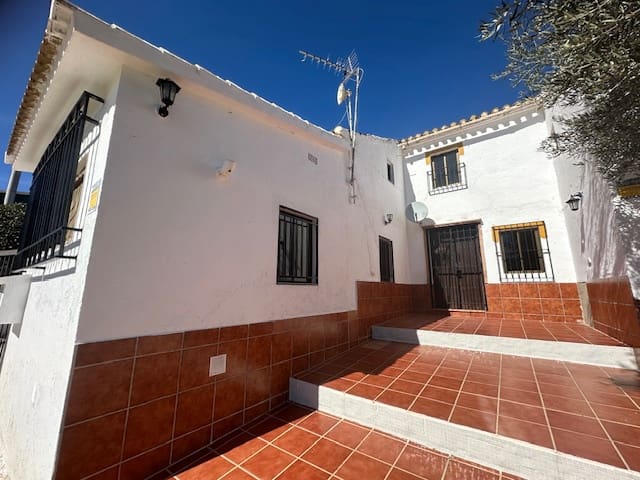 4 soveværelse Finca/Landehus til salg i Villanueva del Trabuco med garage - € 128.000 (Ref: 8107127)