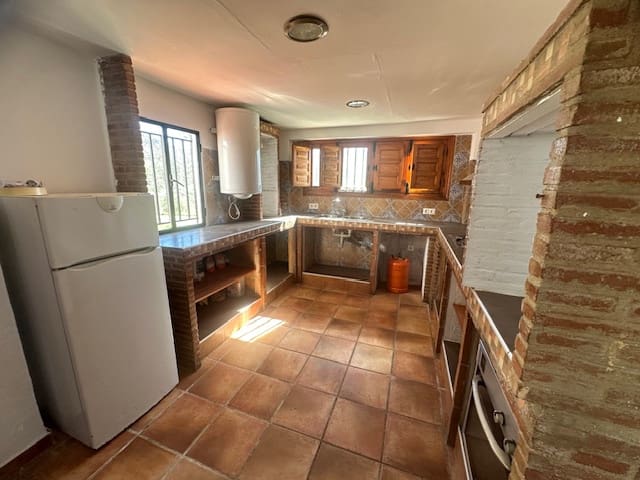 4 soveværelse Finca/Landehus til salg i Villanueva del Trabuco med garage - € 128.000 (Ref: 8107127)