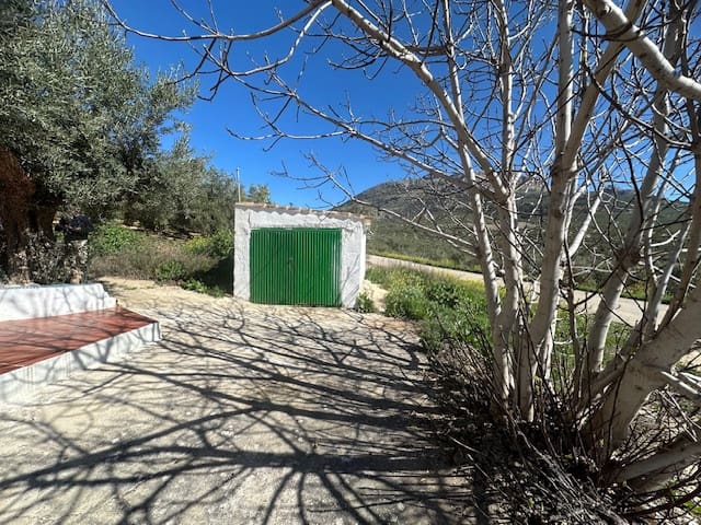 4 soveværelse Finca/Landehus til salg i Villanueva del Trabuco med garage - € 128.000 (Ref: 8107127)