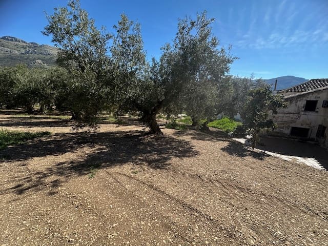 4 soveværelse Finca/Landehus til salg i Villanueva del Trabuco med garage - € 128.000 (Ref: 8107127)