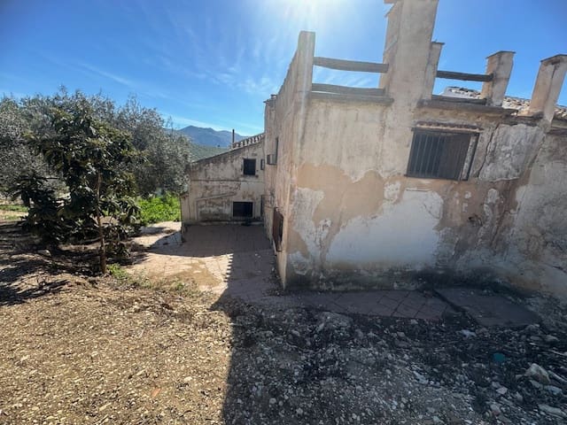 4 soveværelse Finca/Landehus til salg i Villanueva del Trabuco med garage - € 128.000 (Ref: 8107127)