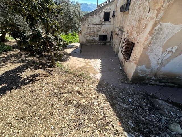 4 soveværelse Finca/Landehus til salg i Villanueva del Trabuco med garage - € 128.000 (Ref: 8107127)