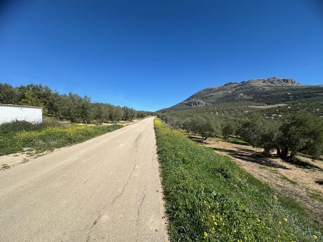 4 soveværelse Finca/Landehus til salg i Villanueva del Trabuco med garage - € 128.000 (Ref: 8107127)