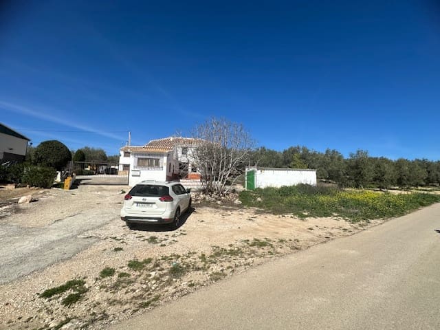 4 soveværelse Finca/Landehus til salg i Villanueva del Trabuco med garage - € 128.000 (Ref: 8107127)