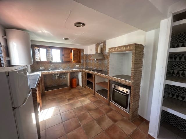 4 soveværelse Finca/Landehus til salg i Villanueva del Trabuco med garage - € 128.000 (Ref: 8107127)