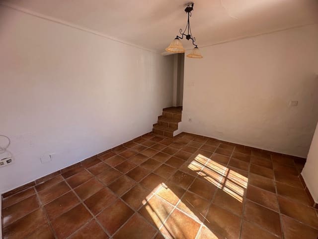 4 soveværelse Finca/Landehus til salg i Villanueva del Trabuco med garage - € 128.000 (Ref: 8107127)