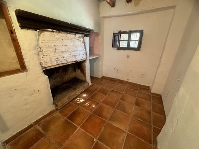 4 soveværelse Finca/Landehus til salg i Villanueva del Trabuco med garage - € 128.000 (Ref: 8107127)