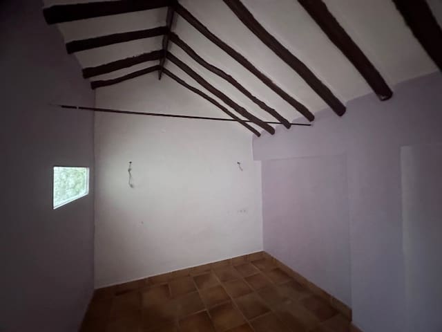 4 soveværelse Finca/Landehus til salg i Villanueva del Trabuco med garage - € 128.000 (Ref: 8107127)