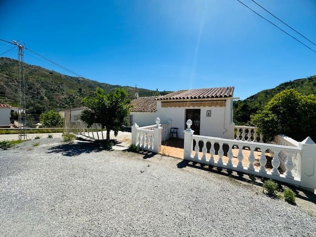 4 soveværelse Finca/Landehus til salg i Benamargosa med garage - € 185.000 (Ref: 8212349)