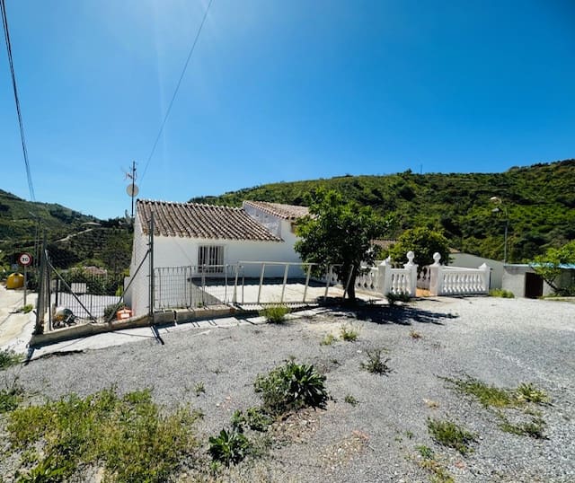 4 soveværelse Finca/Landehus til salg i Benamargosa med garage - € 185.000 (Ref: 8212349)