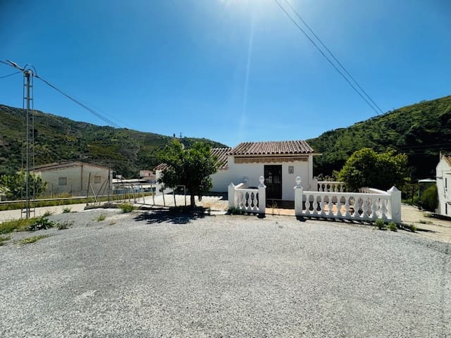 4 soveværelse Finca/Landehus til salg i Benamargosa med garage - € 185.000 (Ref: 8212349)