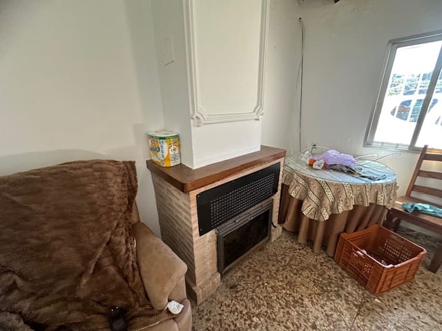 4 soveværelse Finca/Landehus til salg i Benamargosa med garage - € 185.000 (Ref: 8212349)