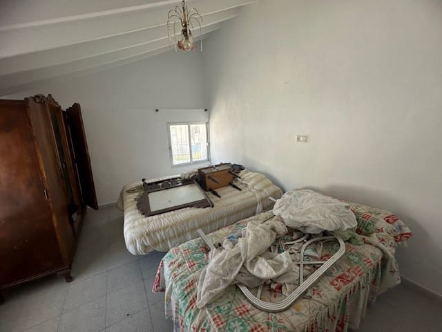 4 soveværelse Finca/Landehus til salg i Benamargosa med garage - € 185.000 (Ref: 8212349)