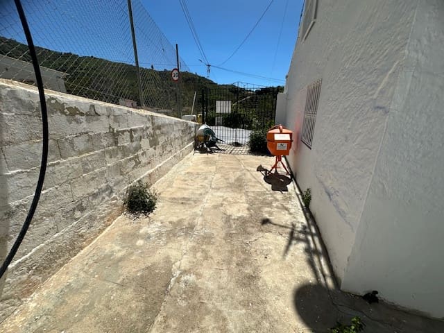 4 soveværelse Finca/Landehus til salg i Benamargosa med garage - € 185.000 (Ref: 8212349)