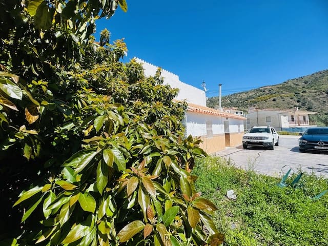 4 soveværelse Finca/Landehus til salg i Benamargosa med garage - € 185.000 (Ref: 8212349)