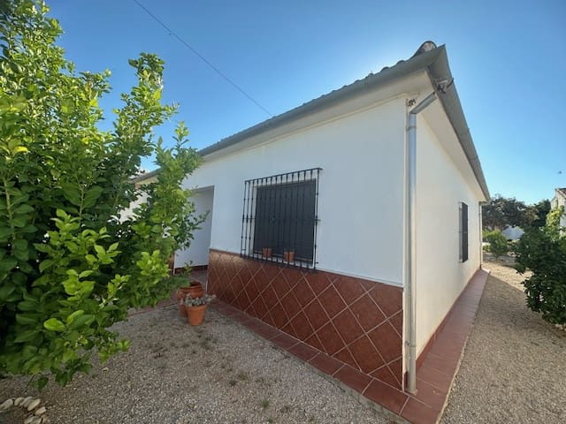3 Zimmer Villa zu verkaufen in Fuente de Piedra mit Pool - 250.000 € (Ref: 8387709)