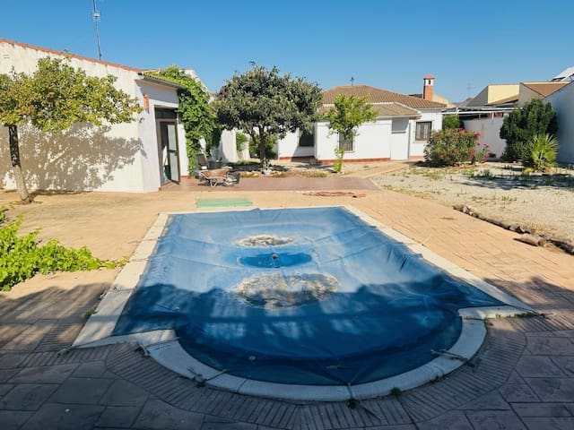 3 Zimmer Villa zu verkaufen in Fuente de Piedra mit Pool - 250.000 € (Ref: 8387709)